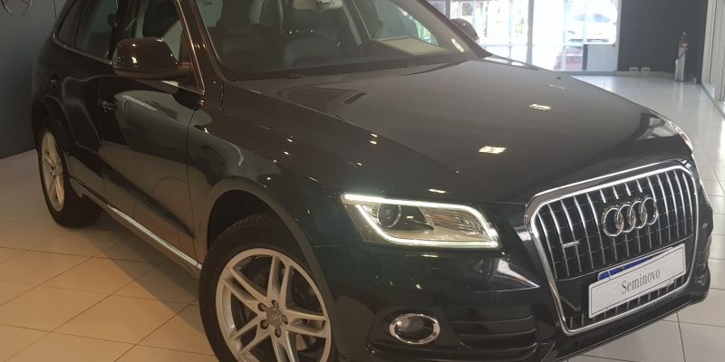 Audi Q5 Ambiente Preto 2014/2014